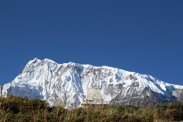 Majestic Annapurna Circuit Trek Mountain View